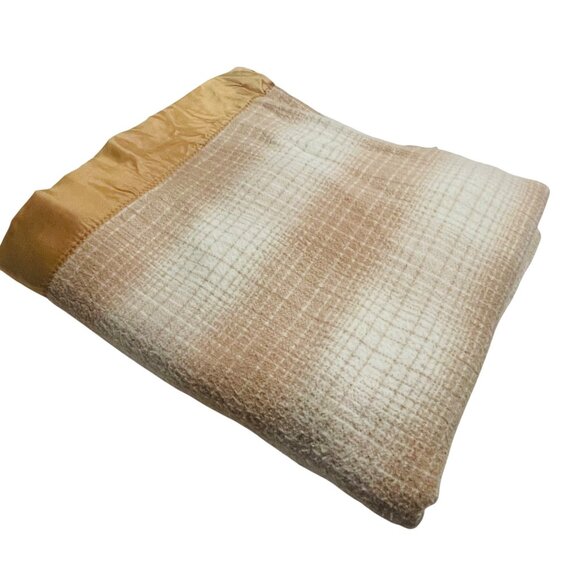 Faribo Wool Satin Vintage Beige Checkered Blanket 88.5" Faribault Fluff Loom - Picture 9 of 16